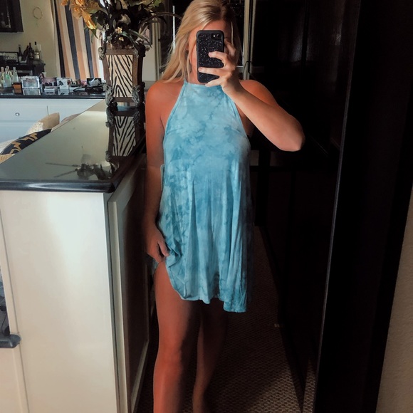Billabong Dresses & Skirts - 🆕 NWT billabong blue and white tie dye high neck mini dress